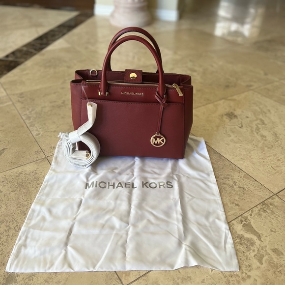 Michael Kors Handbags - BRAND NEW MICHAEL KORS  HAND BAG